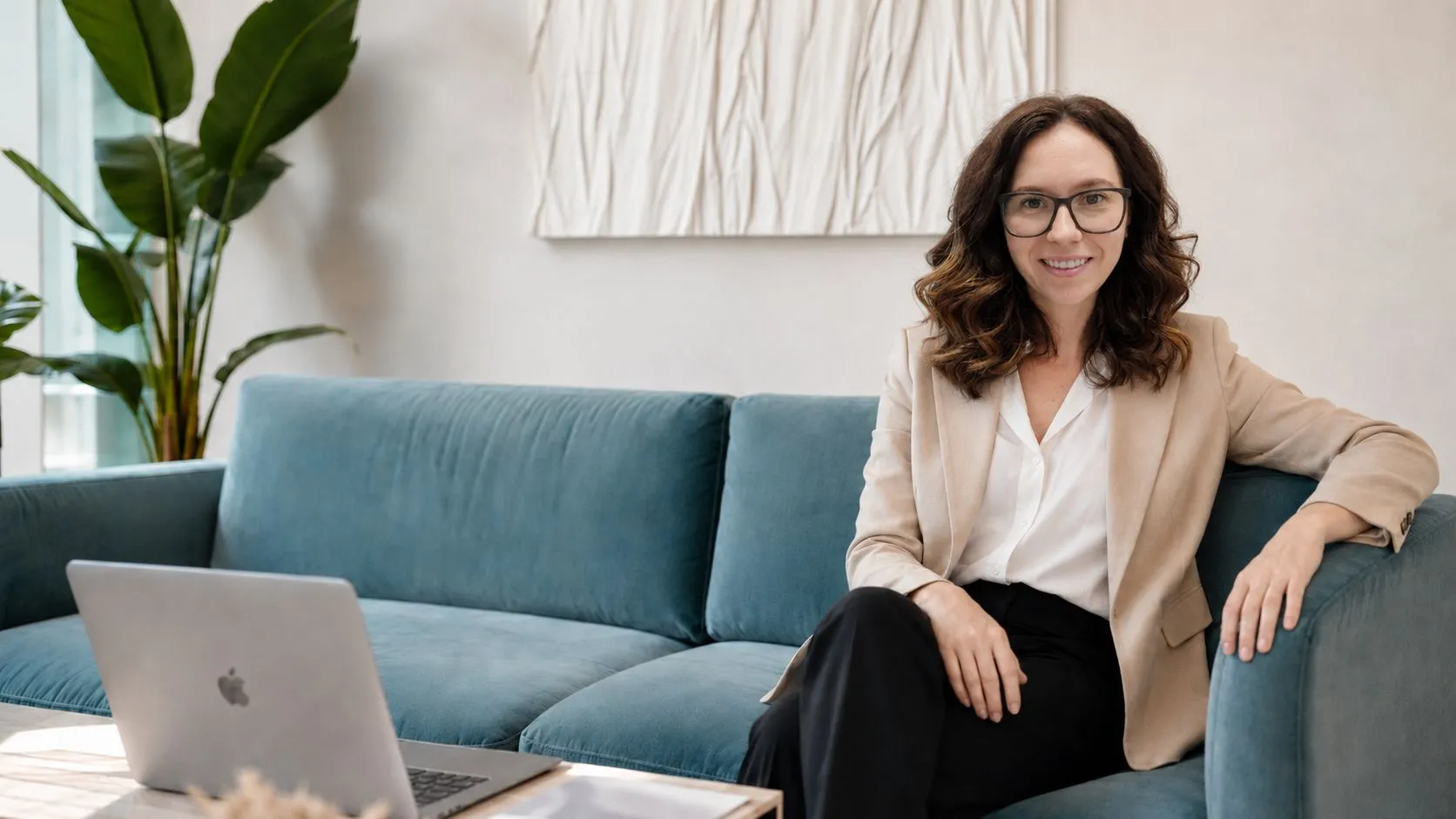 Lilly Fritz an ihrem Arbeitsplatz